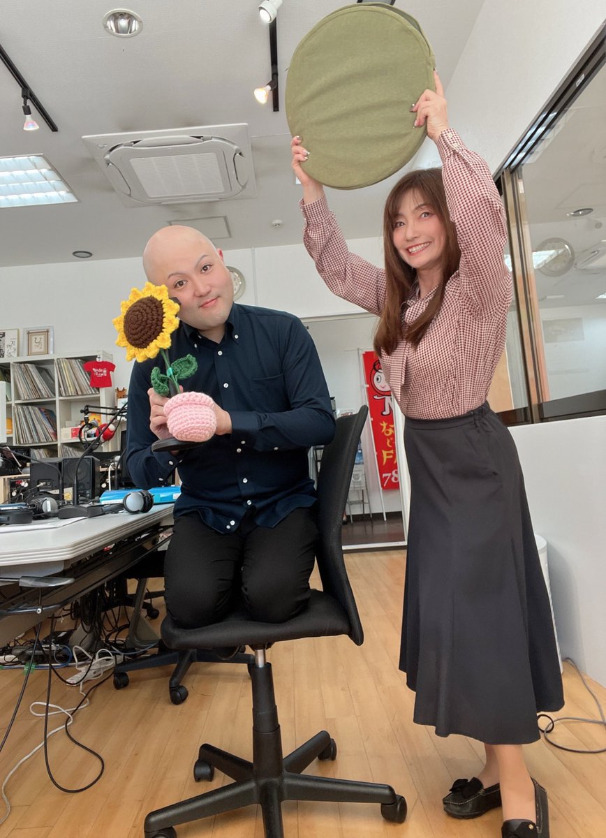 suumin_yamane's tweet photo. 11時からは
#ひるなら784 水曜日📻

桂米輝 さんと
私、す～みん(山根澄子)💓が
お送りします🎙️

テーマは
【占い】🔮

お便りはHPから
784@narafm.jp

オンエア中はXを使って
#ならどっとFM と付けて
📮して下さいね💕

さて【占い】
私たちは何を表現してるでしょう❓ https://t.co/NiIOWtXOkw