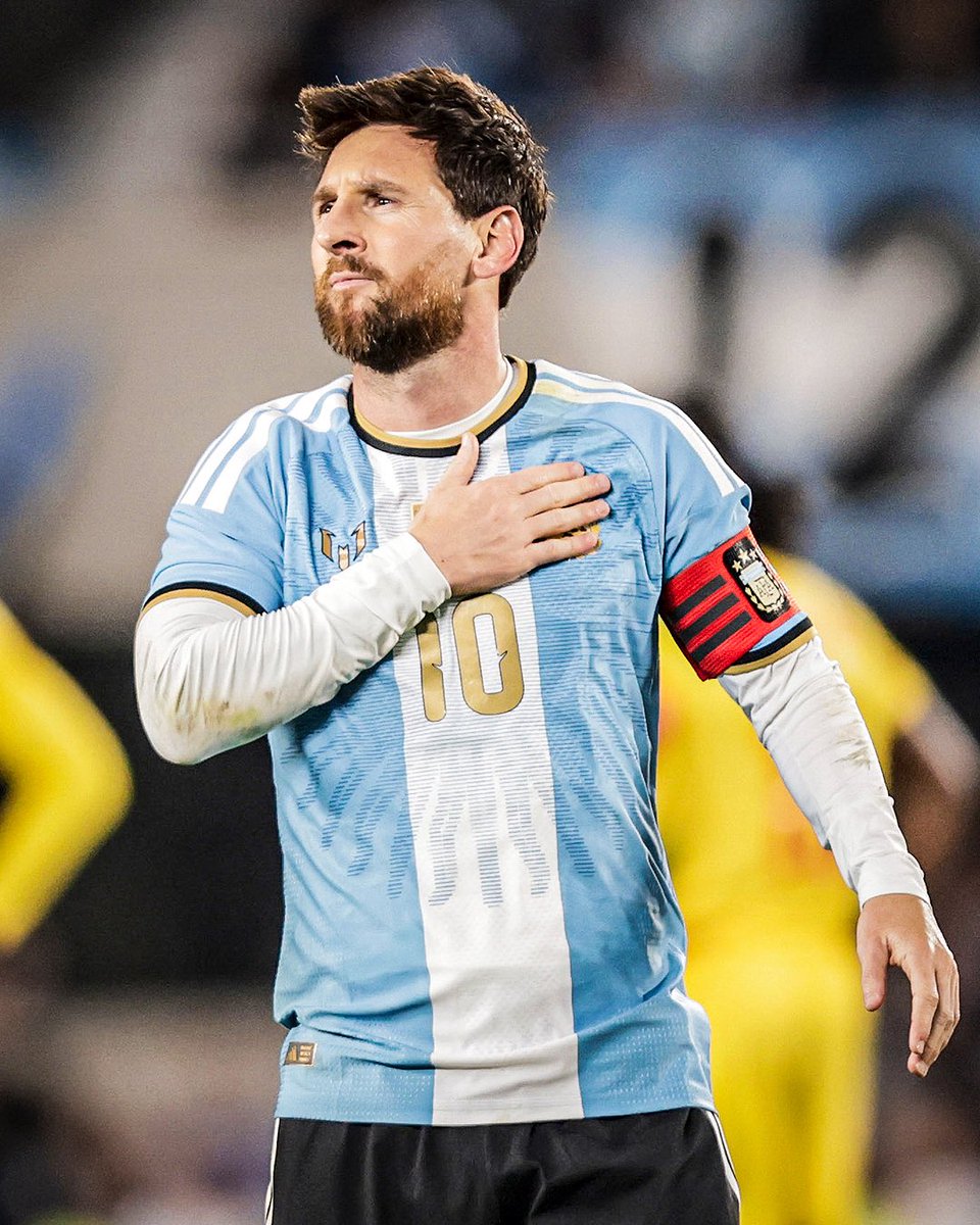 sudanalytics_'s tweet photo. “No venir más va a ser un dolor my grande. Les juro que me gustaría venir toda la vida, porque jugar en la Selección Argentina es lo más lindo que te puede pasar”.

Lionel Messi, palabras históricas. 🥹🇦🇷 https://t.co/Excmil5Ivp