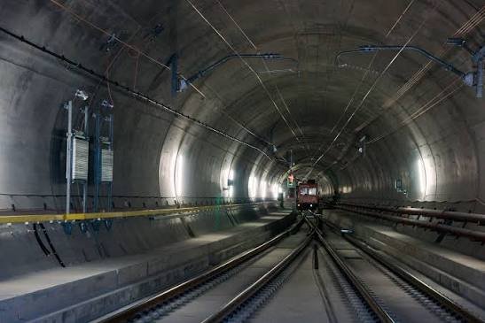 JACKSONTHEK2's tweet photo. Thomas AU Fact:
In 1094, the Sigrid of Arlesdale put a stop to an invasion led by Godred Crovan. This was done by creating and using underground tunnels. These tunnels can be found all across the Island. In 2017, these tunnels were found and refurbished into underground railroads that connect to various cities on the west side of Sodor.