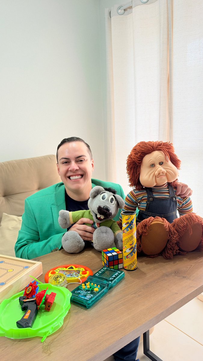 AlissonSpitzner's tweet photo. Alguém lembra desses brinquedos? https://t.co/MJSZ0xLYCA