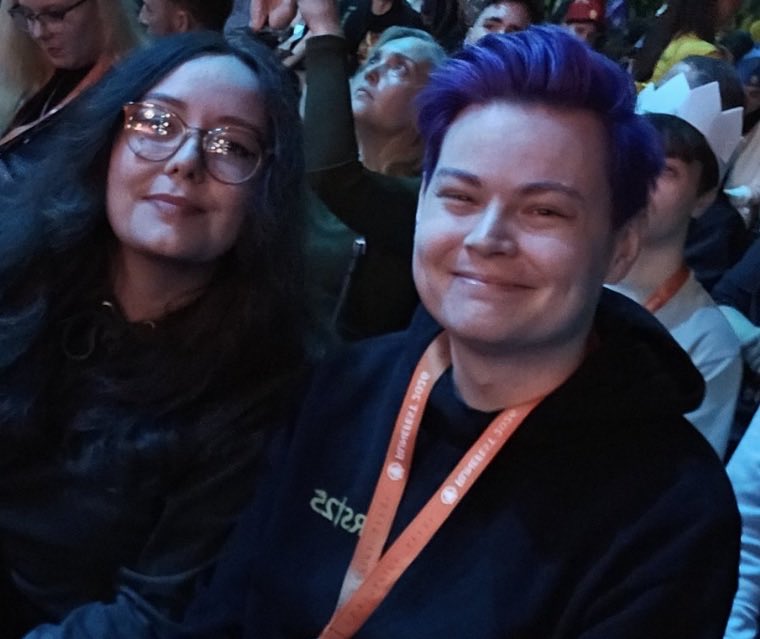 425Druid's tweet photo. Runescape’s most successful lesbian couple https://t.co/RMJ6cpFyEU