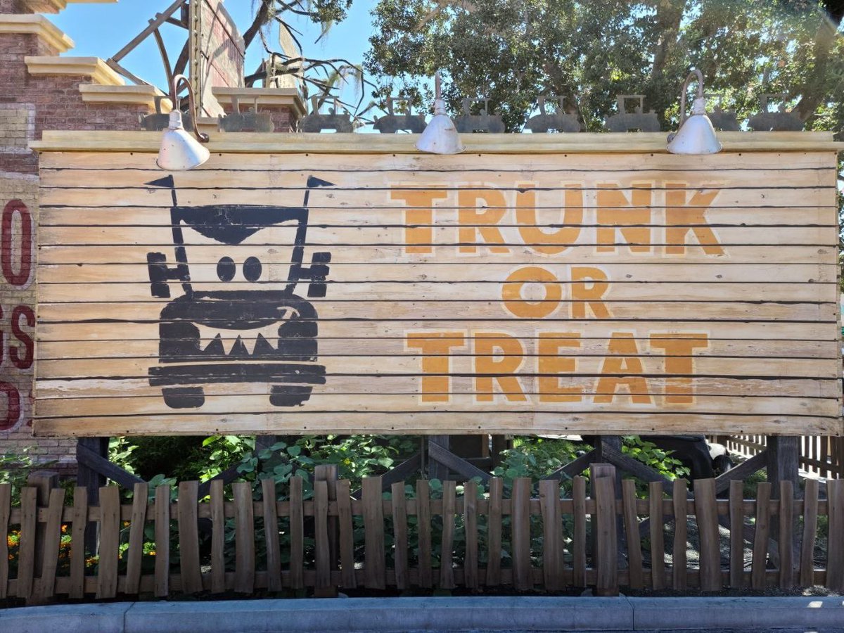 Sanro55's tweet photo. Halloween en Disney California Adventure. Esto fue hace varios años pero apenas subo estas fotos.
🎃 👻
#Disney #DisneyCaliforniaAdventure #Halloween #Fotos #FotoDelDia #Fotografia #Fotografo #Pic #PicOfTheDay #Picture #PictureOfTheDay #PhotoOfTheDay #Photographer #Photography https://t.co/CBvzNtPi7q