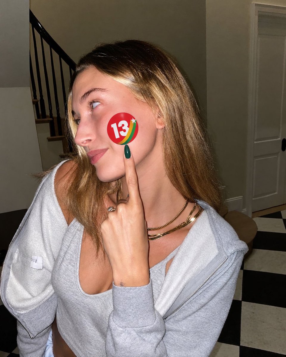 haileybieberbrs's tweet photo. MEU ARTISTA SE POSICIONA! ⭐️

#FandomsComLula  #Eleições2026 #SeuArtistaSePosiciona https://t.co/wKygdvSfwJ