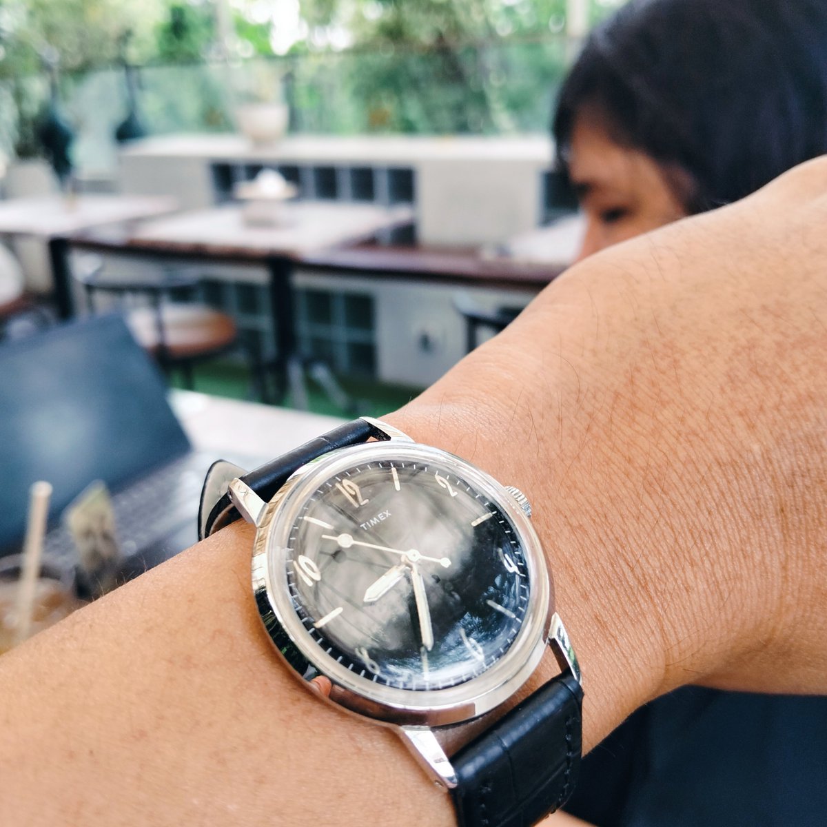 hsetiaji_'s tweet photo. Having a lovely breakfast with the owner of this watch. Happy wife, happy life... 😘😘😘 https://t.co/VkUYGv1LaT