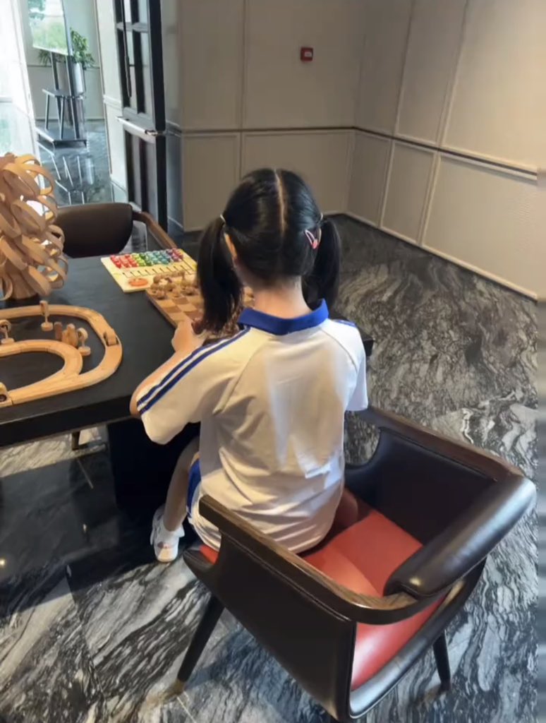 Xjq4tv's tweet photo. 一切都是嘎达嘎哒 #乖巧宝宝quby #小女鹅 https://t.co/bj3RrBbJJL