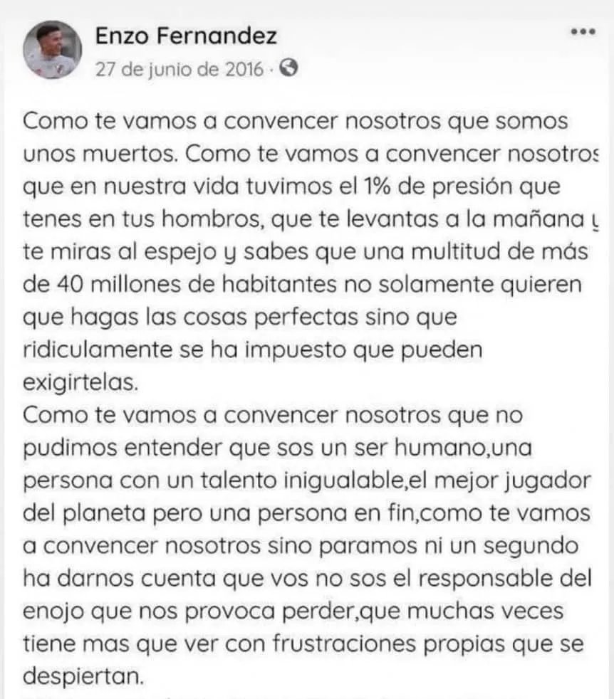 TraductorTeAma's tweet photo. Mira si no se va a largar a llorar este gran sujeto en la despedida de Messi... https://t.co/29E1YoUc9n