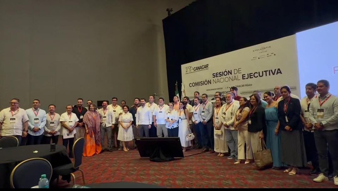 Cami_Lag_'s tweet photo. Cuando se juntan distintas experiencias siempre salen buenas ideas @canacarmexico reúne al sector para platicar, escuchar y seguir aprendiendo #ConvenciónCANACAR2026 https://t.co/w6qy9Z9oJ2