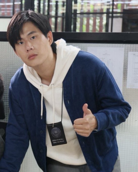 nantikan210's tweet photo. นึกถึงฟิคเรื่องนี้อ่ะ ผัวเป้นตำรวจ เมียเป็นขาไพ่
(ลุกเจ้าของร้านทอง) สนุกมากเว้ย นี่กลับมาอ่านวนๆเป้นสิบรอบ กูตล่กมาก ( ไปอ่านเร้วๆพวกวินตัง 🪄) https://t.co/EcDLtDY5sN