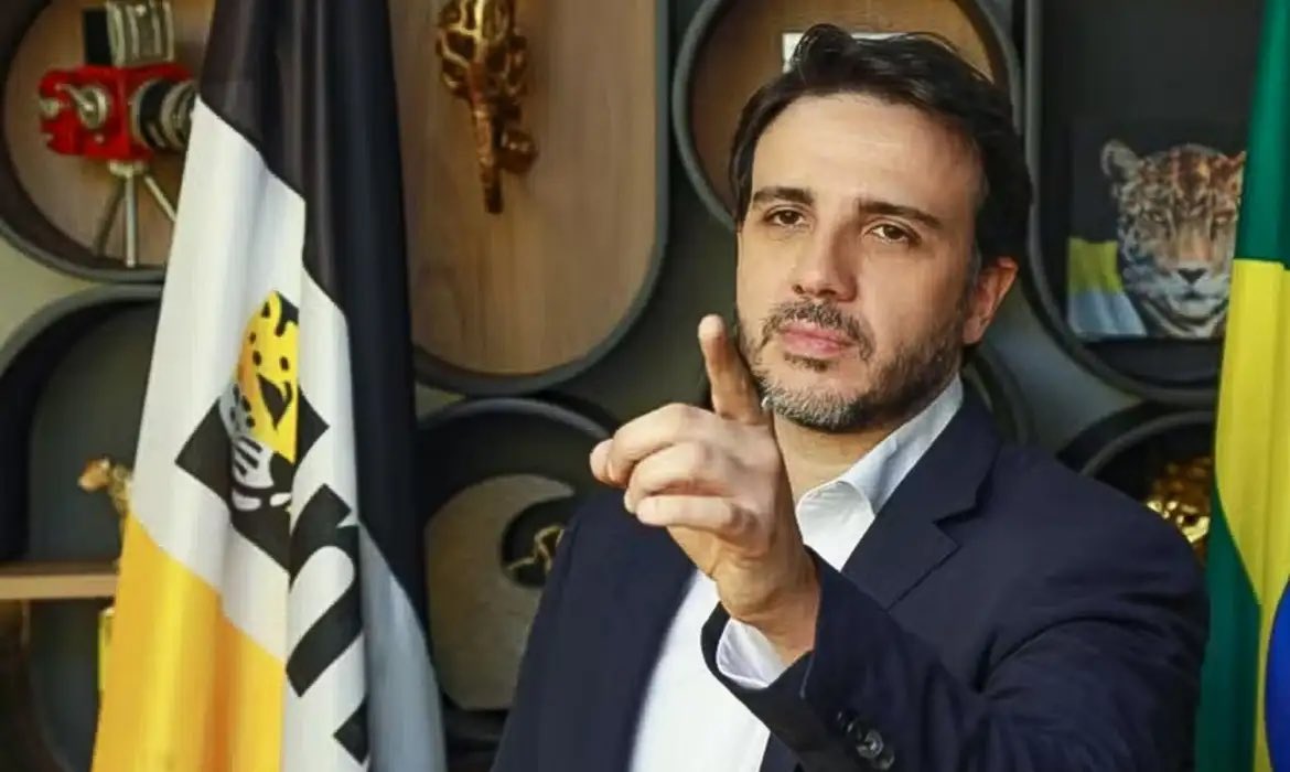 corrupcaobrnews's tweet photo. 🚨URGENTE! Medo de uma ‘perseguição dentro da direita’ faz eleitores de Renan Santos darem voto tático em Lula.

“Não existe espaço para duas direitas. A gente tem que disputar 2030”, diz apoiador do Missão. https://t.co/dKj2Z2ORfe