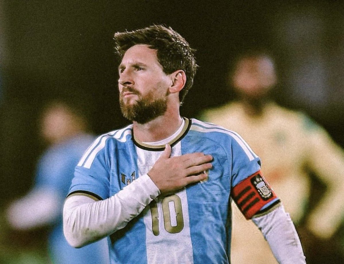 jmrosas1845's tweet photo. Lo dijo Messi. Necesitamos grupos fuertes. Que nos saquen de los momentos difíciles. Que nos saquen campeones. Unidos no nos para nadie. 
Gracias a Dios por ser argentino. Gracias Messi 🇦🇷 https://t.co/elboeaSTnt