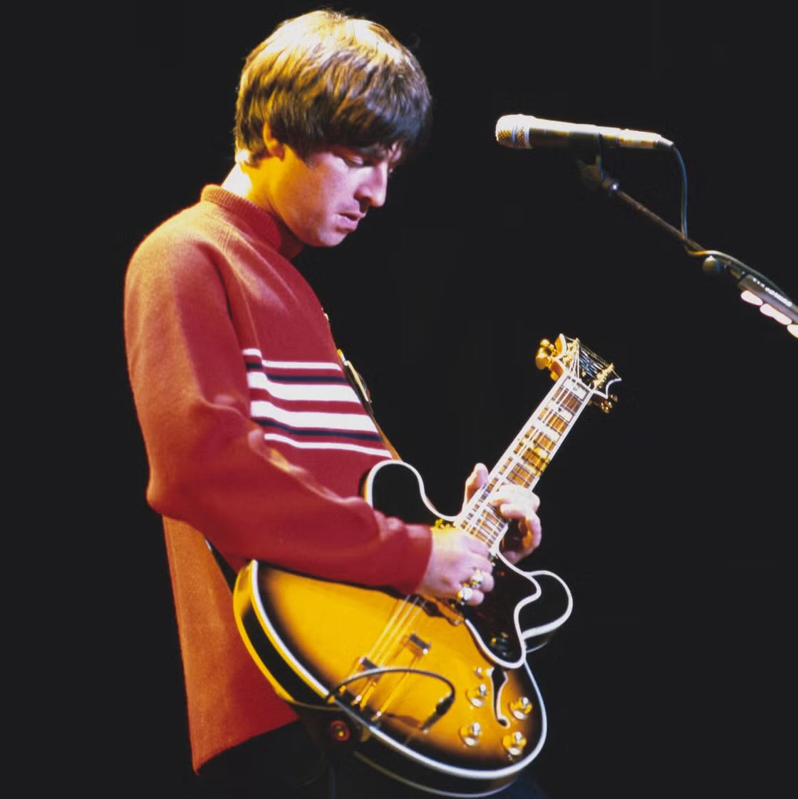 SUPERSOURSNL's tweet photo. noel and his striped sweaters https://t.co/xg6dsMaD6C