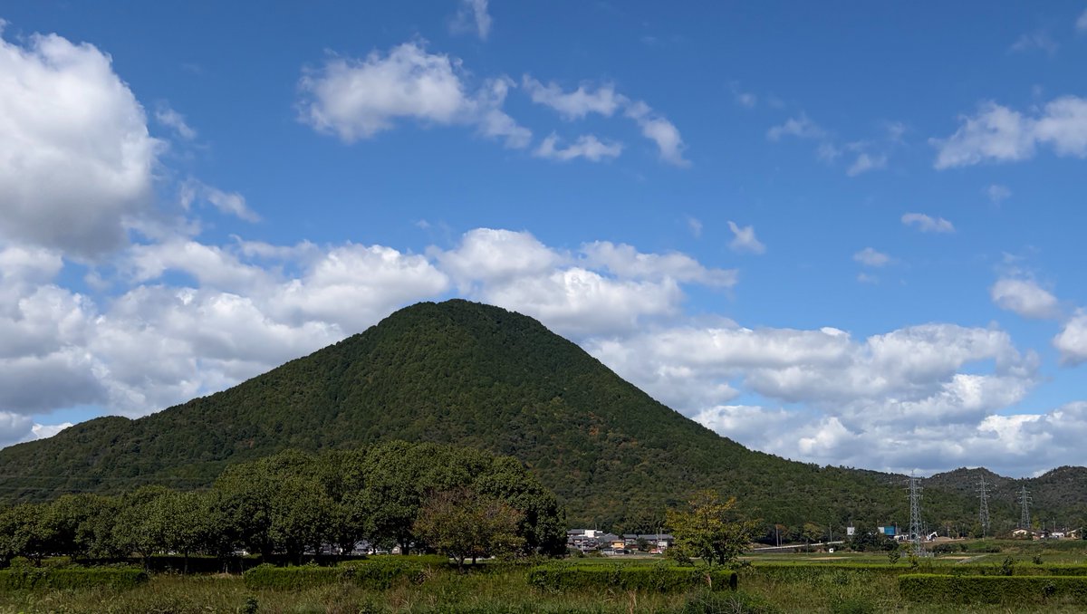 tk_19chan's tweet photo. 近江富士🗻 https://t.co/WkiorYfNVT