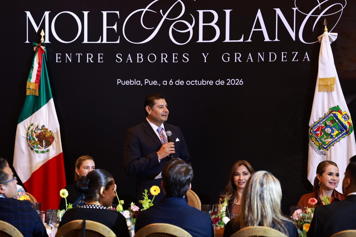 armentapuebla_'s tweet photo. Esta tarde celebramos al mole poblano, orgullo de nuestra tierra y de nuestras cocineras tradicionales.🥘🍴🤎 https://t.co/qHApjDMLEx