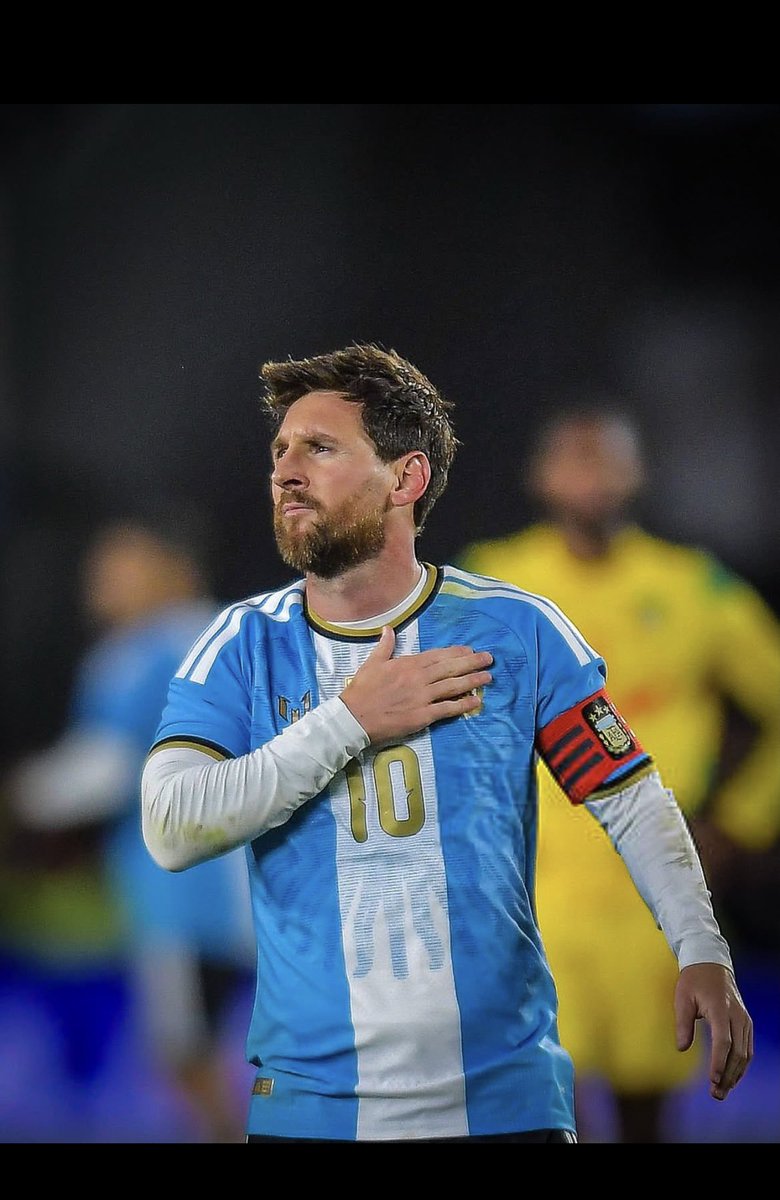 semmo10's tweet photo. اليوم انتهت مسيرة اعظم لاعب كرة قدم في التاريخ كرة القدم قبل ميسي وبعده شي أخر
راح نفقد ميسي لكن الي عاصره مستحيل ينساه ولو بعد ١٠٠ سنه 🐐 https://t.co/nf3T9C9wtq