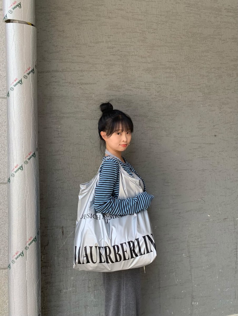 mauerberlin_'s tweet photo. 실버가방은 코디에 포인트 주기 좋음 😆

MAUER BERLIN MIT BAG - SILVER
https://t.co/lhSJzJtUGB https://t.co/V7ovi7qZIO