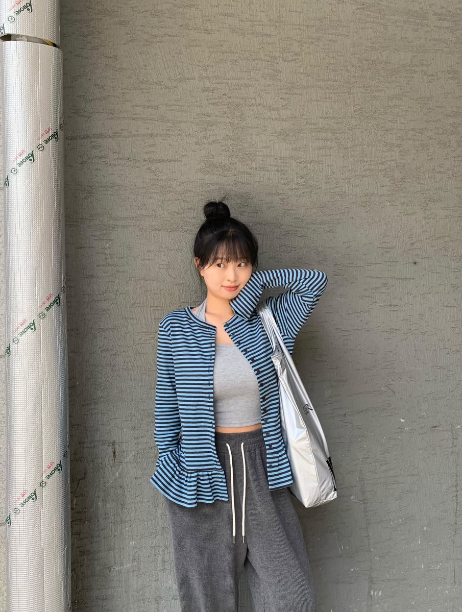 mauerberlin_'s tweet photo. 실버가방은 코디에 포인트 주기 좋음 😆

MAUER BERLIN MIT BAG - SILVER
https://t.co/lhSJzJtUGB https://t.co/V7ovi7qZIO