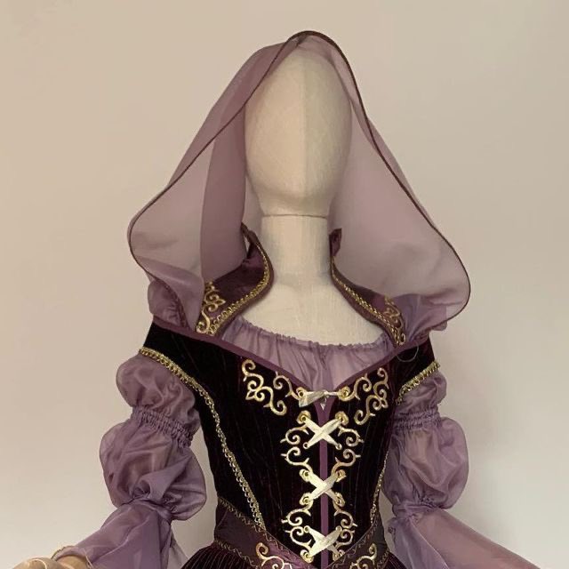 virginrosess's tweet photo. dany’s dresses https://t.co/dQV7mEjHKj