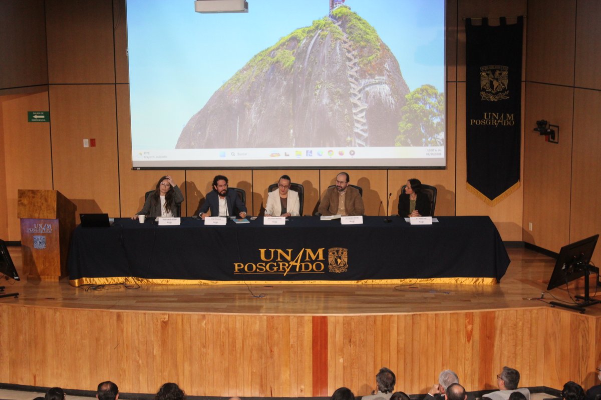 Comunidad_UNAM's tweet photo. ¡Así se vivió la inauguración de la Gran Final de la 6.ª edición del #ClimatónUNAM!
La comunidad universitaria se reunió para dar inicio a este encuentro, en el que 17 equipos finalistas presentan sus propuestas ante la emergencia climática.
#ComunidadUNAM #ComunidadSustentable https://t.co/ET4Rviwezx