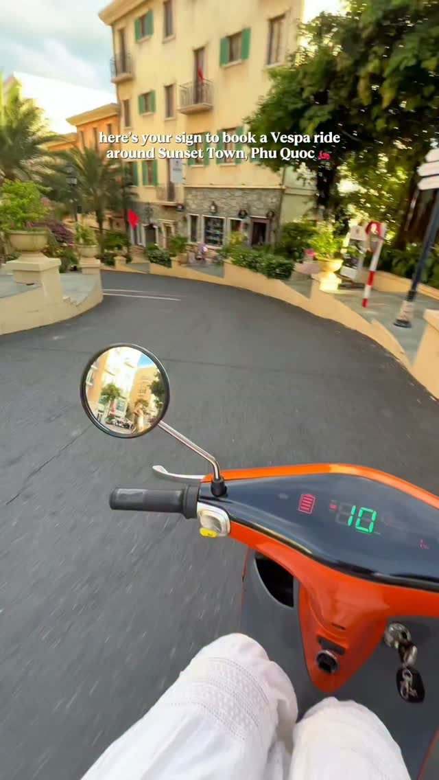 mentessolas's tweet photo. A Vespa tour is one of the best ways to experience Phu Quoc. Stop at beautiful beaches, scenic roads, and local spots at your own pace. No fixed route, no rush, just island views and good vibes. https://t.co/lyK9u1Pcow