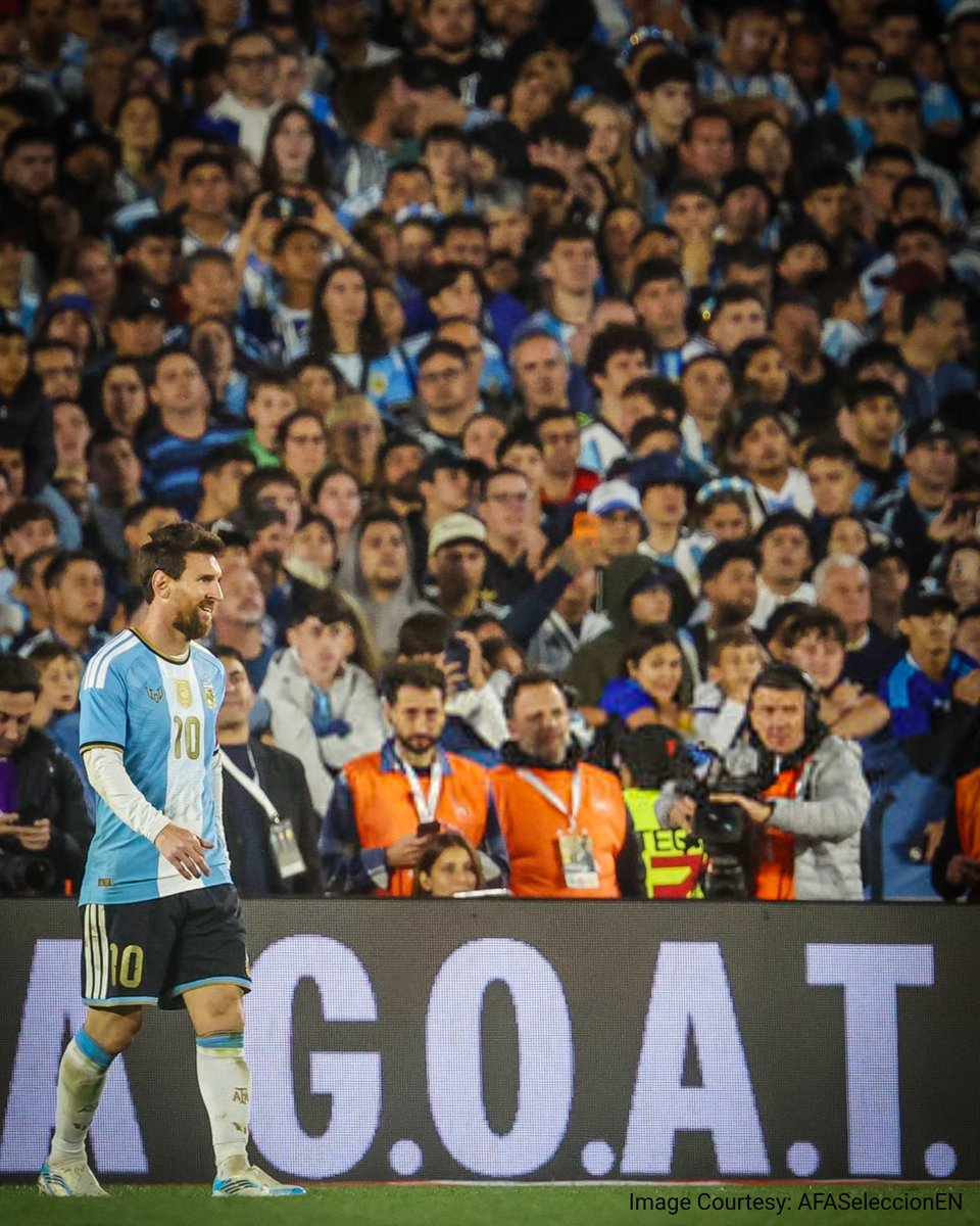 DelhiCapitals's tweet photo. No one ROARED with a football at his feet like you before, and no one will do it after. 🐐

​Gracias, Leo Messi 💙❤️ https://t.co/BrLnI9X28q