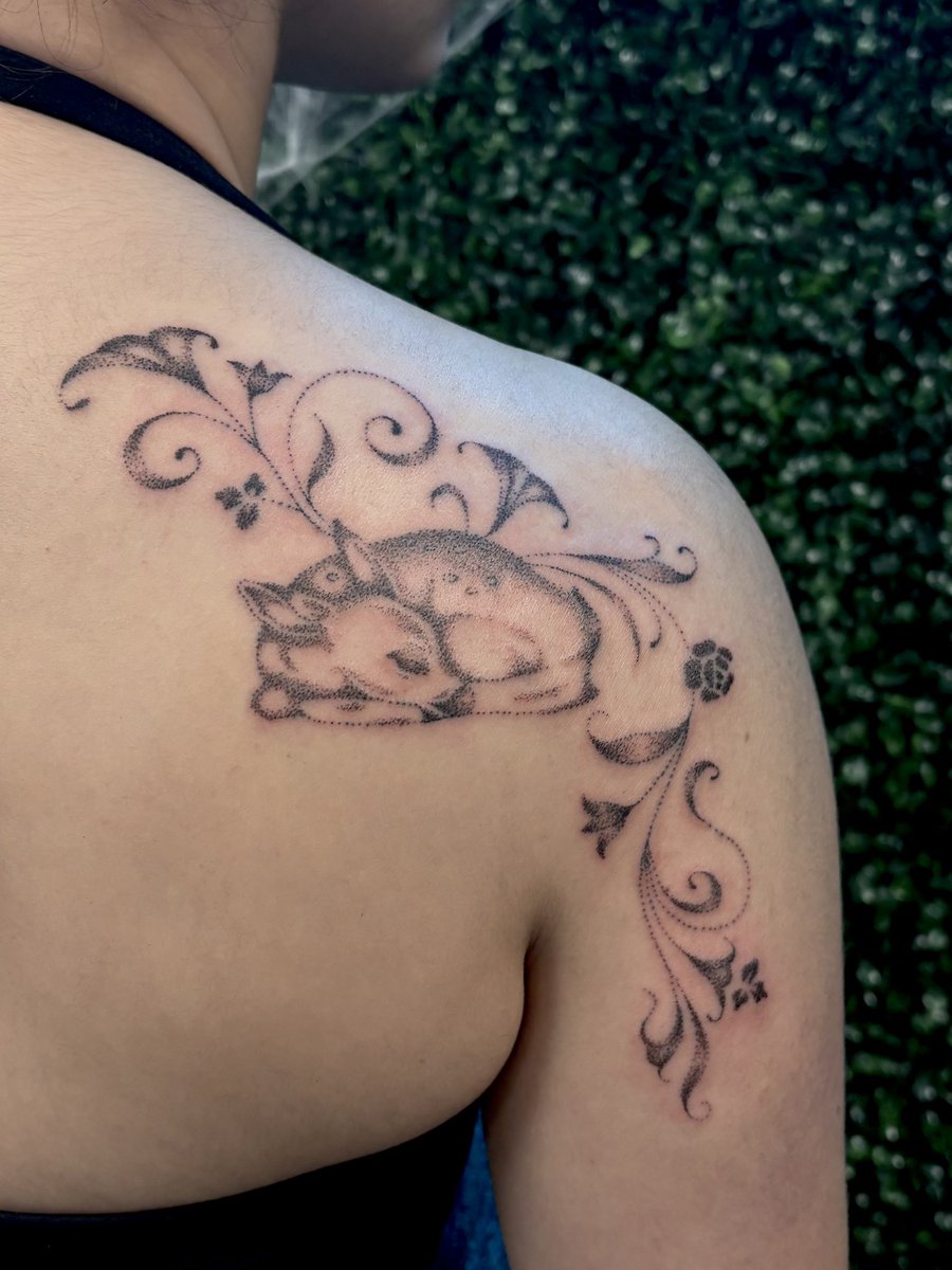sopheist's tweet photo. my favorite tattoos lately :3 https://t.co/cmIAjfnVRc