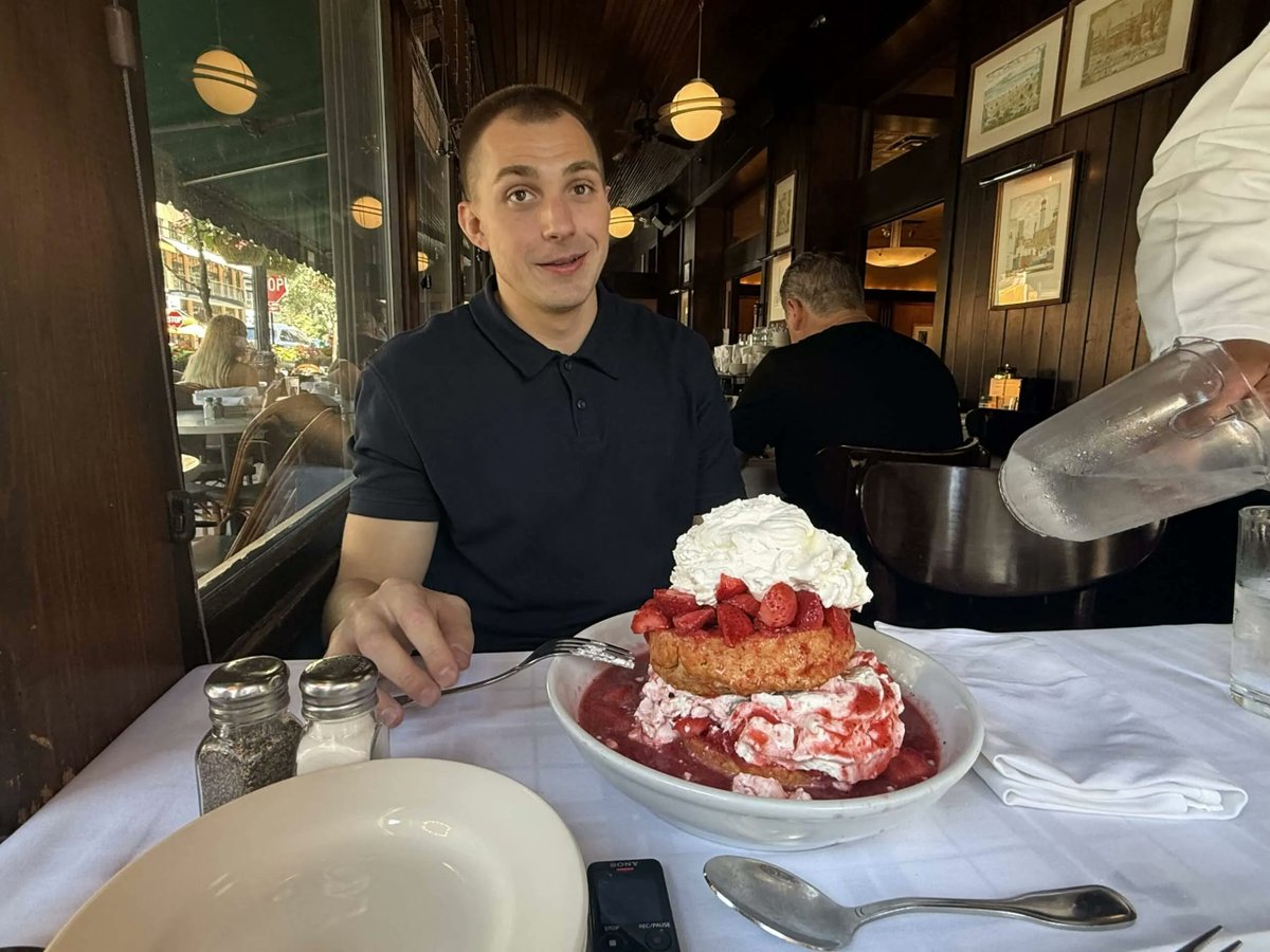 Leegrasemann's tweet photo. SUPERSTAR IN THE MAKING https://t.co/O1RJeEZvaG