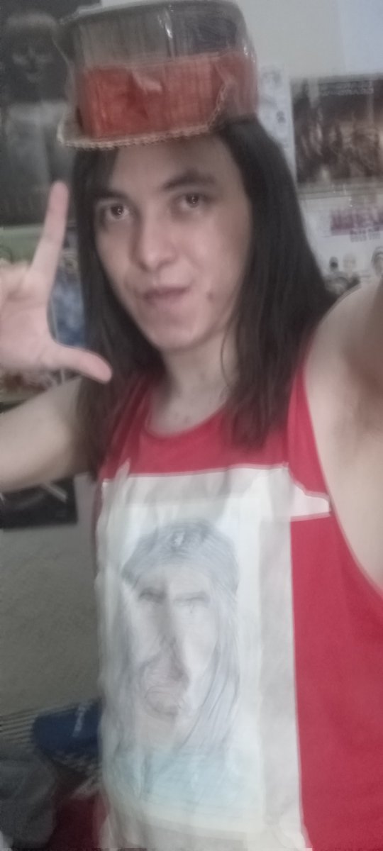 foidboy03's tweet photo. Não querendo me posicionar politicamente no segundo turno mais como eu sou uma pessoa da comunidade lgbtqipn+, queer, trans nao binário, intersexo hermafrodita, pansexual, eslavo, judeu, neto de cigano , gótico,  andrógeno, alternativo, 

eu declaro voto ao LULA, É 13 PORRA https://t.co/QVgTzvYRw9