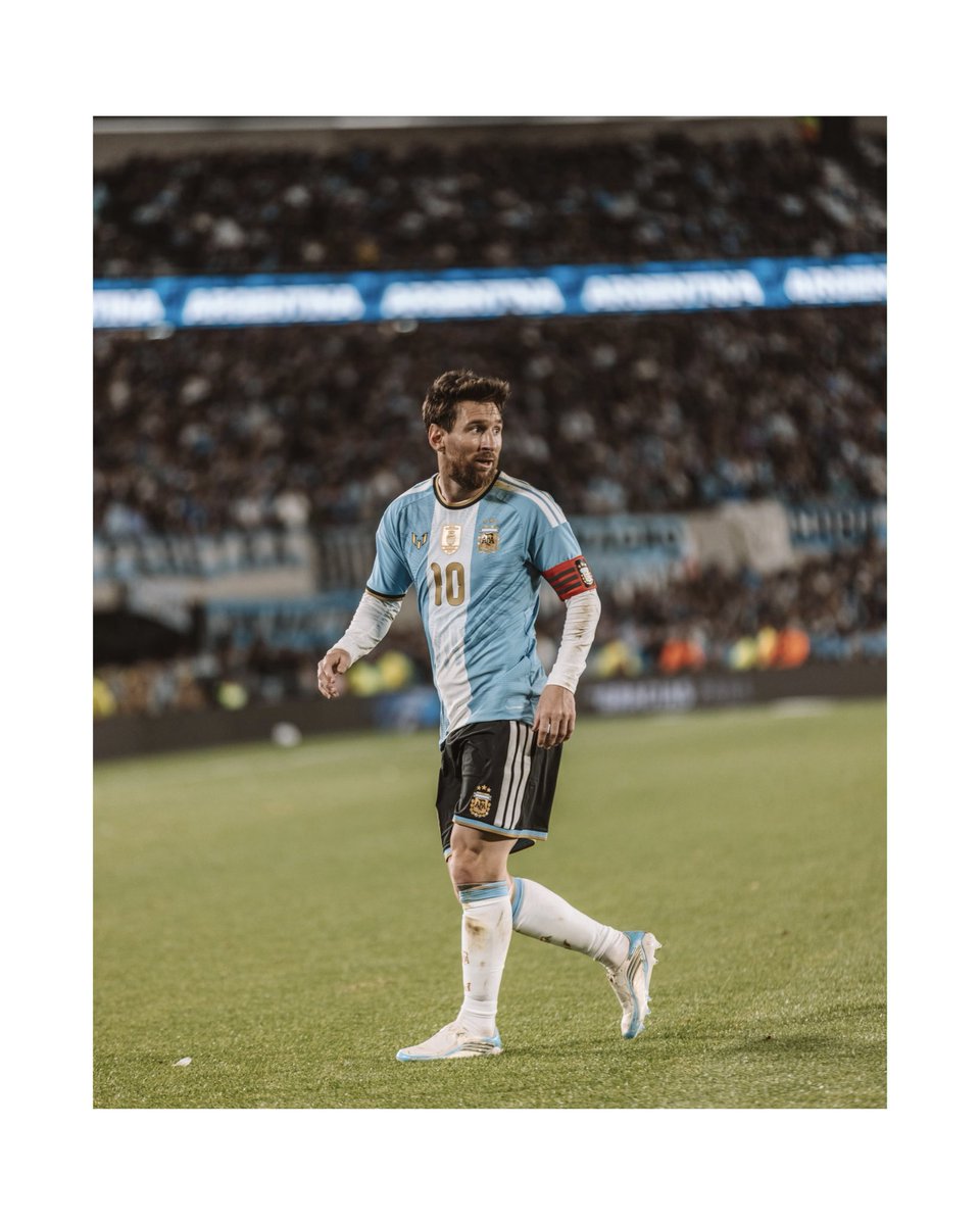 BocaJrsOficial's tweet photo. Gracias siempre, Capitán 🇦🇷 https://t.co/XCplgk7GfQ