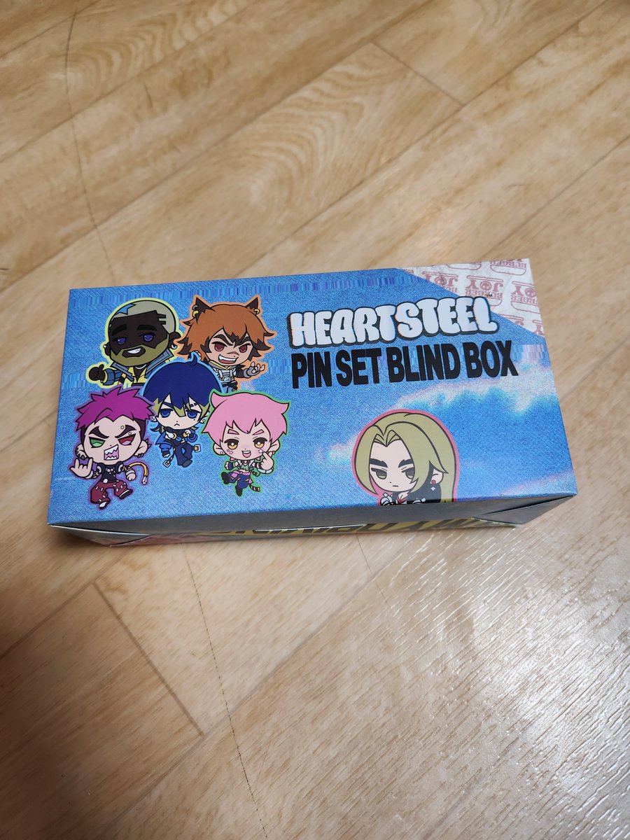 Imi77237728's tweet photo. 나도 샀다 ㅎㅎ #HEARTSTEEL‌ https://t.co/oBHvTnUQAj