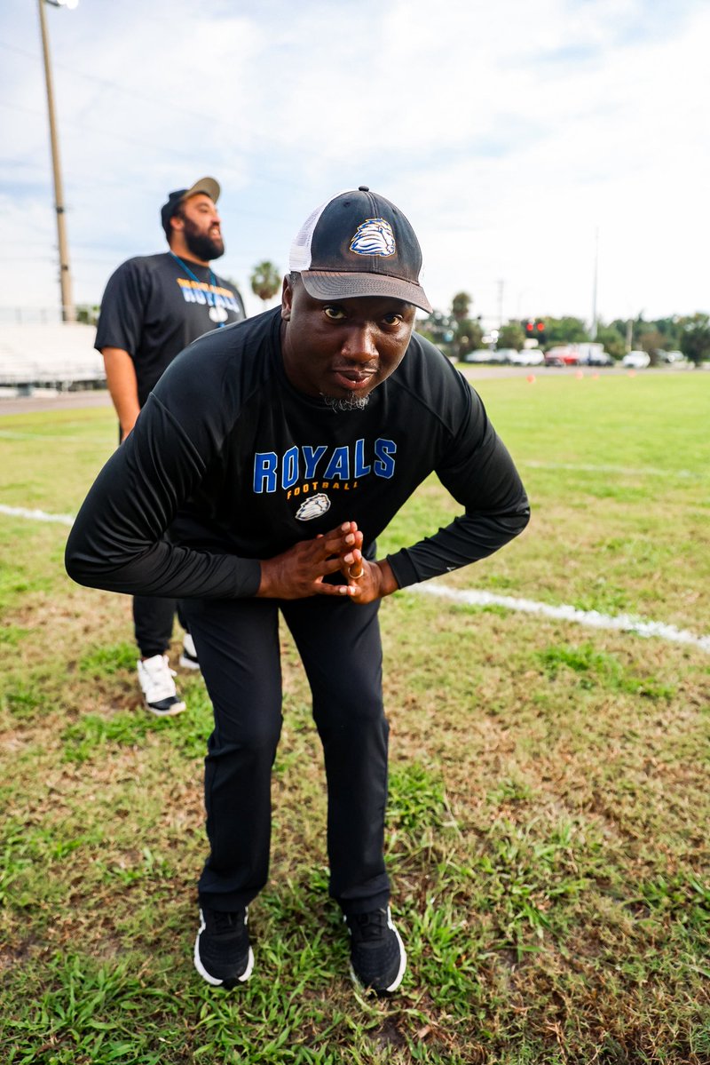 Royals__FB's tweet photo. Happy National Coaches Day 🏈🦁🙏
@JeffConawayTFA
@Coach_JGill
@MoffettMan9
@QBTucker
@ChrisR_Bryant
@cmitchell2284
@chadmavety55
@thejaredcrews
@Coach_LBennett
@CoachStClair
@JoivanJimenez
#B4B
#NationalCoachesDay https://t.co/Hr1ObSH7hl