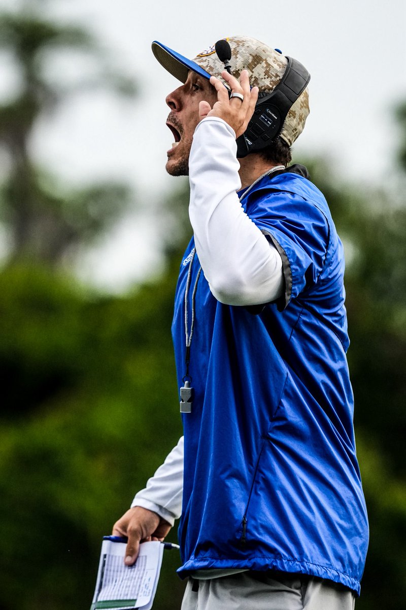 Royals__FB's tweet photo. Happy National Coaches Day 🏈🦁🙏
@JeffConawayTFA
@Coach_JGill
@MoffettMan9
@QBTucker
@ChrisR_Bryant
@cmitchell2284
@chadmavety55
@thejaredcrews
@Coach_LBennett
@CoachStClair
@JoivanJimenez
#B4B
#NationalCoachesDay https://t.co/Hr1ObSH7hl