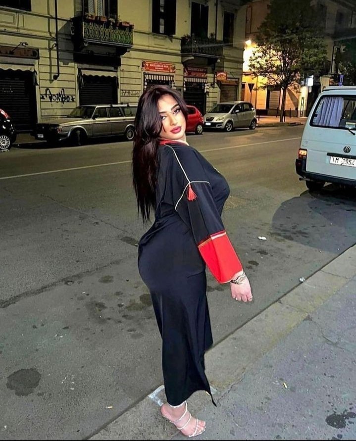 lelekr0h's tweet photo. اختك البطل الي بتخلي الشارع كله يقف 😉😉
لابسه العبايه وماشيه تتدلع وانت معاها علشان تصورها https://t.co/tpyYyTkDj0