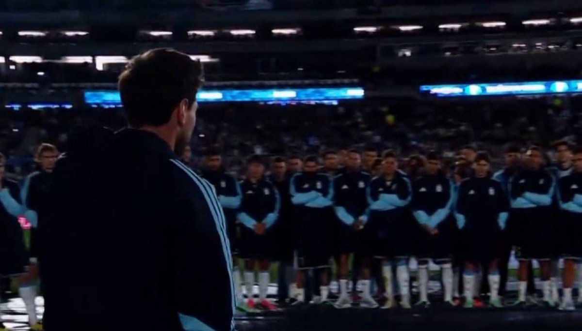 mikewaykicks's tweet photo. 🚨🗣️ 𝗡𝗘𝗪: Leo Messi to his teammates: "We would step onto the pitch knowing we could COMPETE AGAINST ANY TEAM."

"Because I knew I had WARRIORS beside me who were willing to LEAVE EVERYTHING on the pitch." https://t.co/EhhKTpDjND