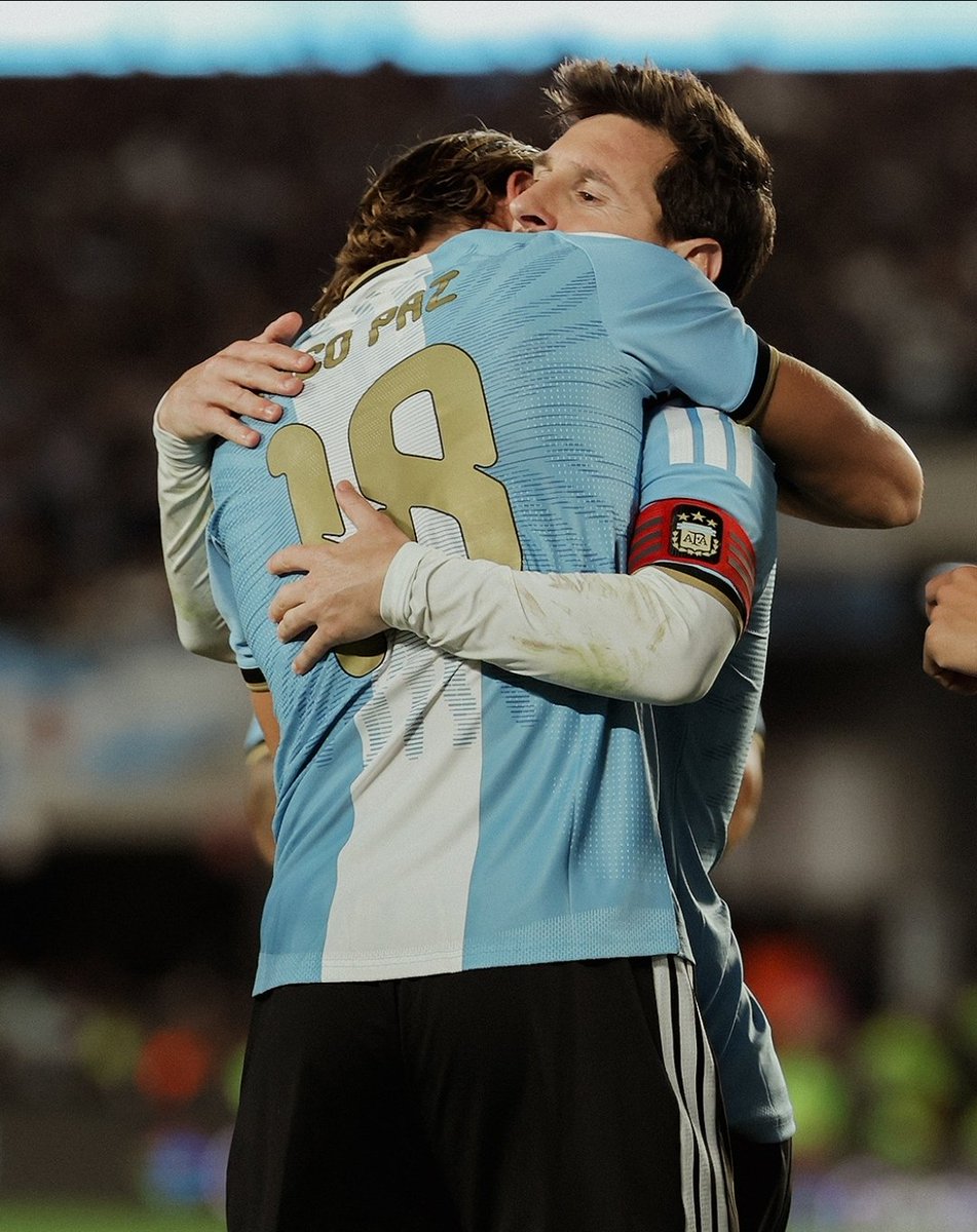 lascalonetarp's tweet photo. Selección Argentina de Fútbol Masculino 🇦🇷 
𝖫𝖺 𝖠𝗅𝖻𝗂𝖼𝖾𝗅𝖾𝗌𝗍𝖾 · 𝐋𝐚 𝐒𝐜𝐚𝐥𝐨𝐧𝐞𝐭𝐚 · 𝘁𝗿𝗶𝗰𝗮𝗺𝗽𝗲𝗼𝗻𝗮 𝗺𝘂𝗻𝗱𝗶𝗮𝗹 · entrenamientos, partidos, 𝘮𝘦𝘥𝘪𝘰𝘴 𝘺 contenido. https://t.co/jneZ4OXRs5