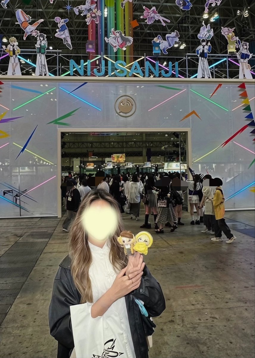 sonnykaneshiro's tweet photo. it’s my borthday! 🥳

drowning at work yet again this year but i guess you could say i celebrated my birthday with the yellow aussie bois months in advance this time 🥹💛

photos are from may but who cares, still one of the highlights of my year hehe ╰(*´︶`*)╯♡ https://t.co/wR3xPVPfb5
