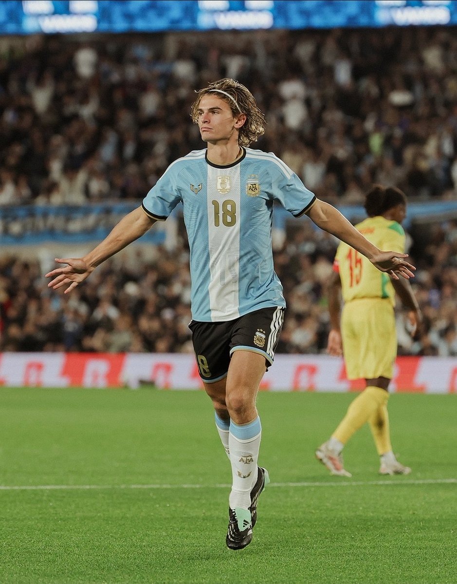 lascalonetarp's tweet photo. Selección Argentina de Fútbol Masculino 🇦🇷 
𝖫𝖺 𝖠𝗅𝖻𝗂𝖼𝖾𝗅𝖾𝗌𝗍𝖾 · 𝐋𝐚 𝐒𝐜𝐚𝐥𝐨𝐧𝐞𝐭𝐚 · 𝘁𝗿𝗶𝗰𝗮𝗺𝗽𝗲𝗼𝗻𝗮 𝗺𝘂𝗻𝗱𝗶𝗮𝗹 · entrenamientos, partidos, 𝘮𝘦𝘥𝘪𝘰𝘴 𝘺 contenido. https://t.co/jneZ4OXRs5