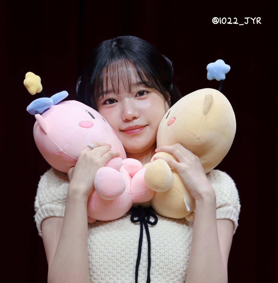 1022_JYR's tweet photo. 보고싶다고……#조유리
진짜로……

5주년 추카행♥️

#조유리 #JOYURI #チョユリ
#FiveYearsWithGLASSY
#5YearsWithYURI https://t.co/EDwcM3CzAG