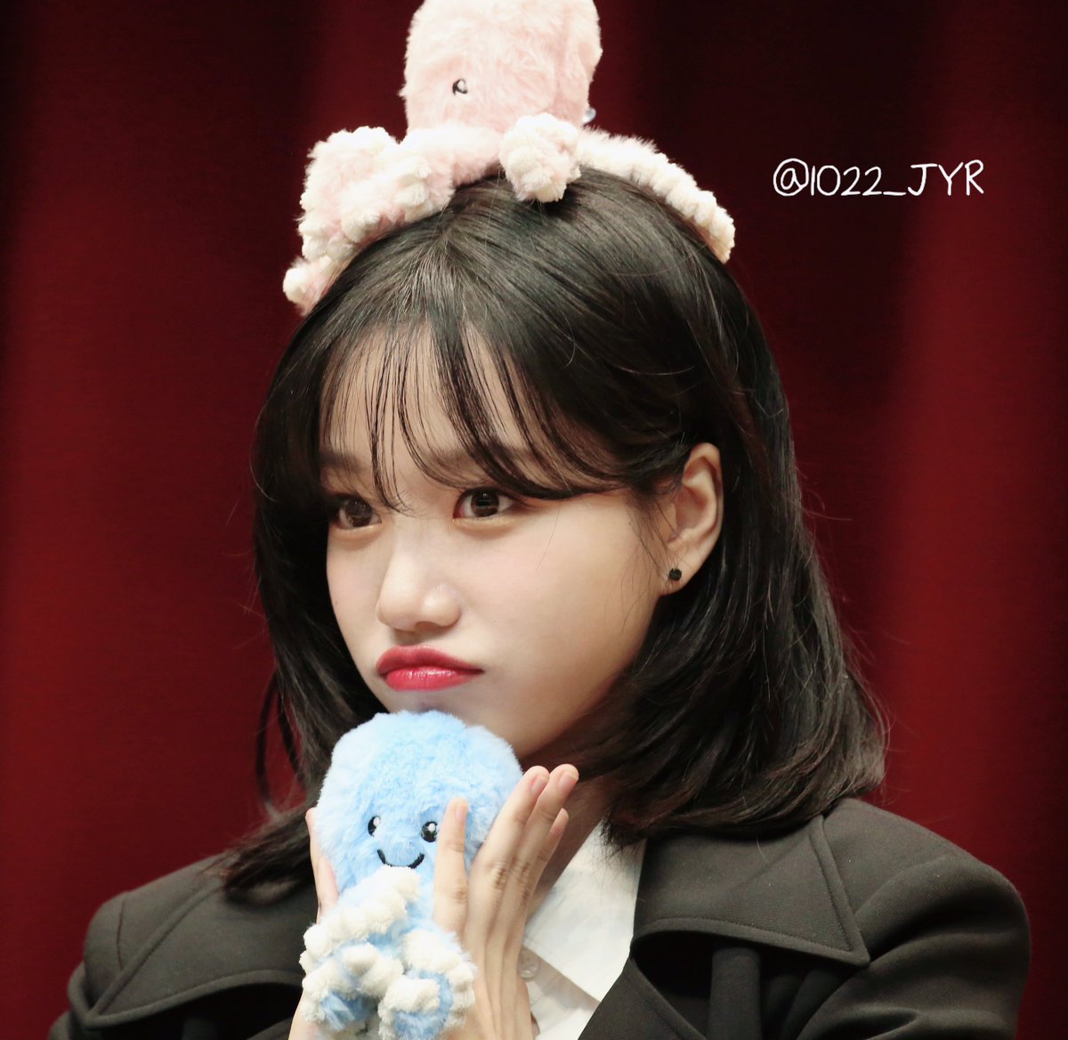 1022_JYR's tweet photo. 보고싶다고……#조유리
진짜로……

5주년 추카행♥️

#조유리 #JOYURI #チョユリ
#FiveYearsWithGLASSY
#5YearsWithYURI https://t.co/EDwcM3CzAG