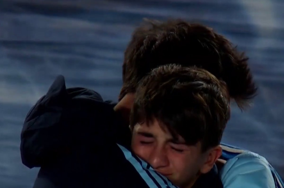 TouchlineX's tweet photo. 📸 - MESSI'S SON IS CRYING RIGHT NOW! https://t.co/t4glXSommX