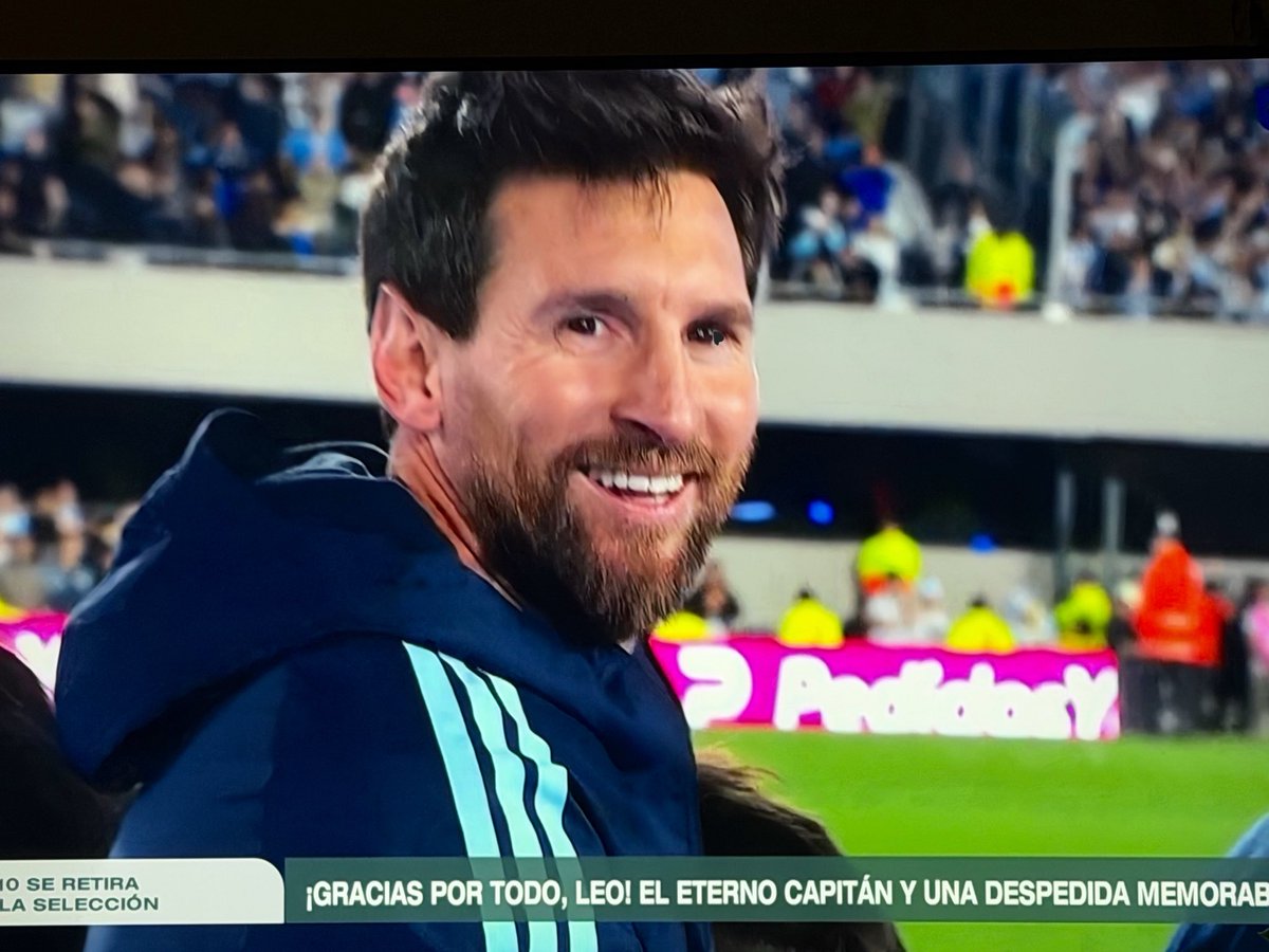 morandolucas's tweet photo. Argentina es un país tan hermoso con gente tan valiosa, que un evento tan mal organizado, mal planificado y pésimamente trasmitido, no logró opacar al majestuoso discurso histórico de líder que acaba de dejarnos para siempre Messi, el tipo más querible del planeta. https://t.co/A20LootIlv