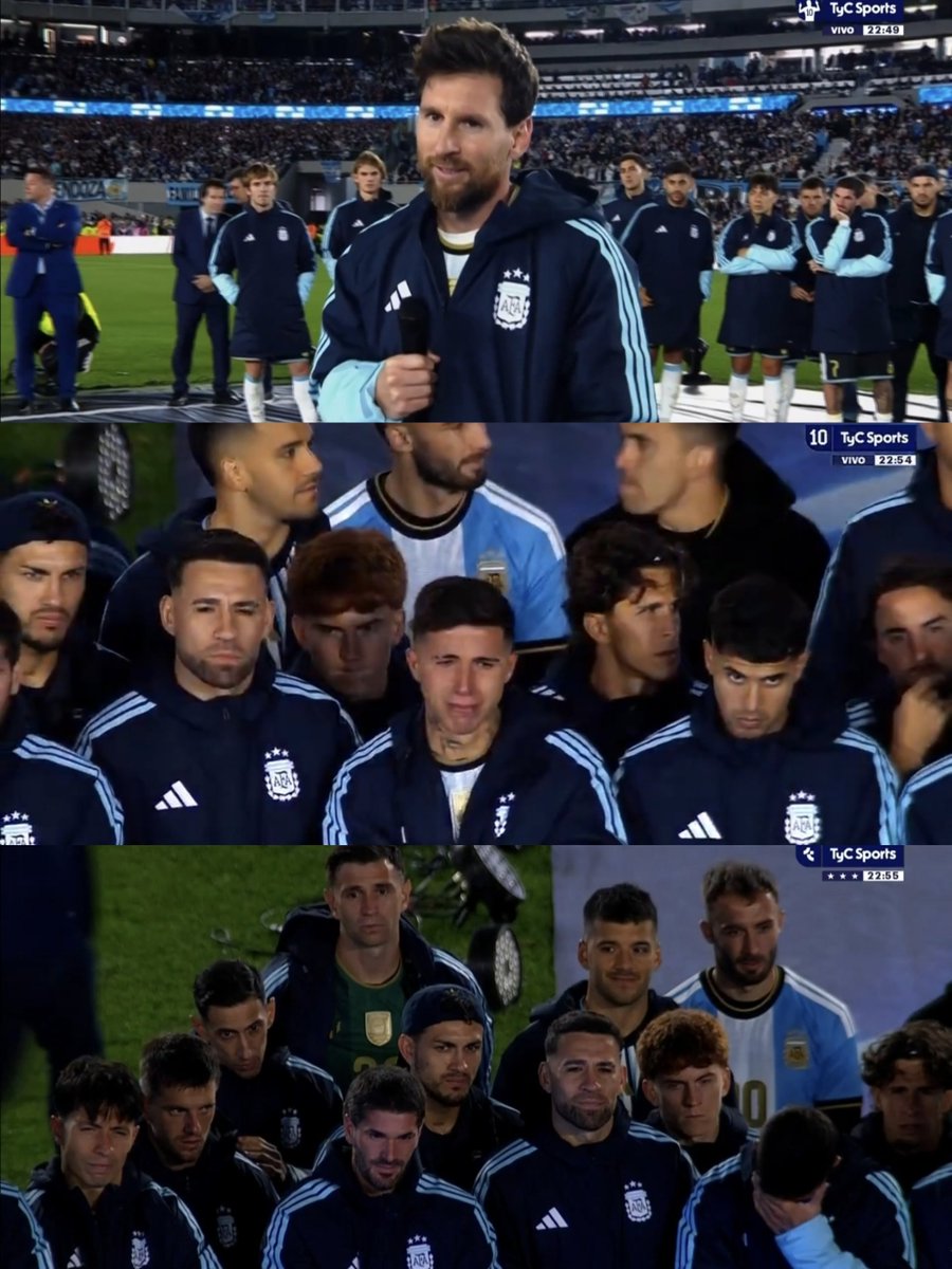 idextratime's tweet photo. 🎙️ Pidato perpisahan Messi :

“Begitu banyak emosi yang saya rasakan hari ini, tetapi orang pertama yang saya pikirkan adalah ayah saya. Saya tidak punya apa-apa lagi yang bisa saya lakukan selain berterima kasih kepada seragam ini.

Selama 20 tahun, bahkan disaat-saat terburuk sekalipun, saya tidak pernah berhenti berjuang, terus berusaha, memberikan segalanya, dan selalu ingin berada di sini.

Tidak lagi datang ke sini bersama tim nasional Argentina akan menjadi rasa sakit yang sangat besar. Sejujurnya, saya ingin berada di sini seumur hidup.

Namun saya rasa sudah waktunya bagi saya untuk pensiun. Piala Dunia terakhir terasa begitu berat, dengan semua yang telah saya lalui. Terima kasih, karena mewakili Argentina adalah hal terbaik yang pernah ada.” 🩵🇦🇷