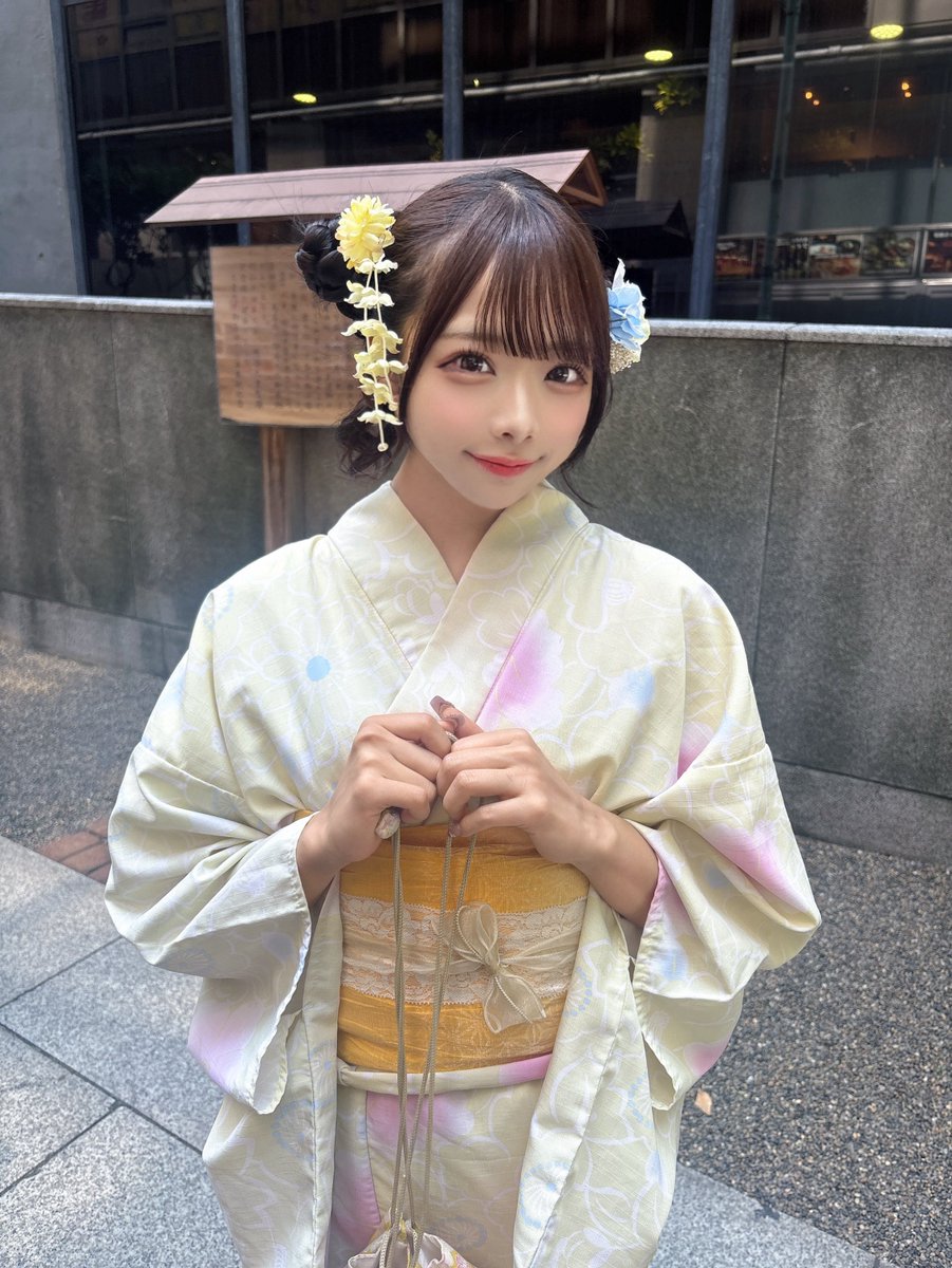 kotoha_satsuki's tweet photo. いよいよ明後日からツアーが始まります💐

ここでする個人的にも初めての挑戦や、ここでしか見れないパフォーマンスがあります！！🔥

今回のツアーは後方エリア無料なので、少しでも気になってくれてる方や、まだ花いろはのライブを見たことがない方にも、ぜひ一度遊びに来てほしいです！
急遽来れそうなお友達など、ひとりでも多くの方に来ていただきたいです！！

「アイドルのライブ行ったことない」「ちょっと気になるけど行くか迷ってる」っていう方も、後方から気軽に見に来てください🥹

実際にライブを見てもらったら、きっと今までより花いろはのことを知ってもらえると思うし、私たちも来てくれた人全員に「今日来てよかった！」って思ってもらえるライブにしたいです。

このツアーをみんなで盛り上げて、もっともっと大きな場所に進んでいきたいです!!

改めて明日から始まるこのツアー、たくさんの人に会いたいです！！
いつも来てくれるみんなはもちろん、初めましての方も大歓迎です🫶🏻

一緒に最高のツアーにしようね！