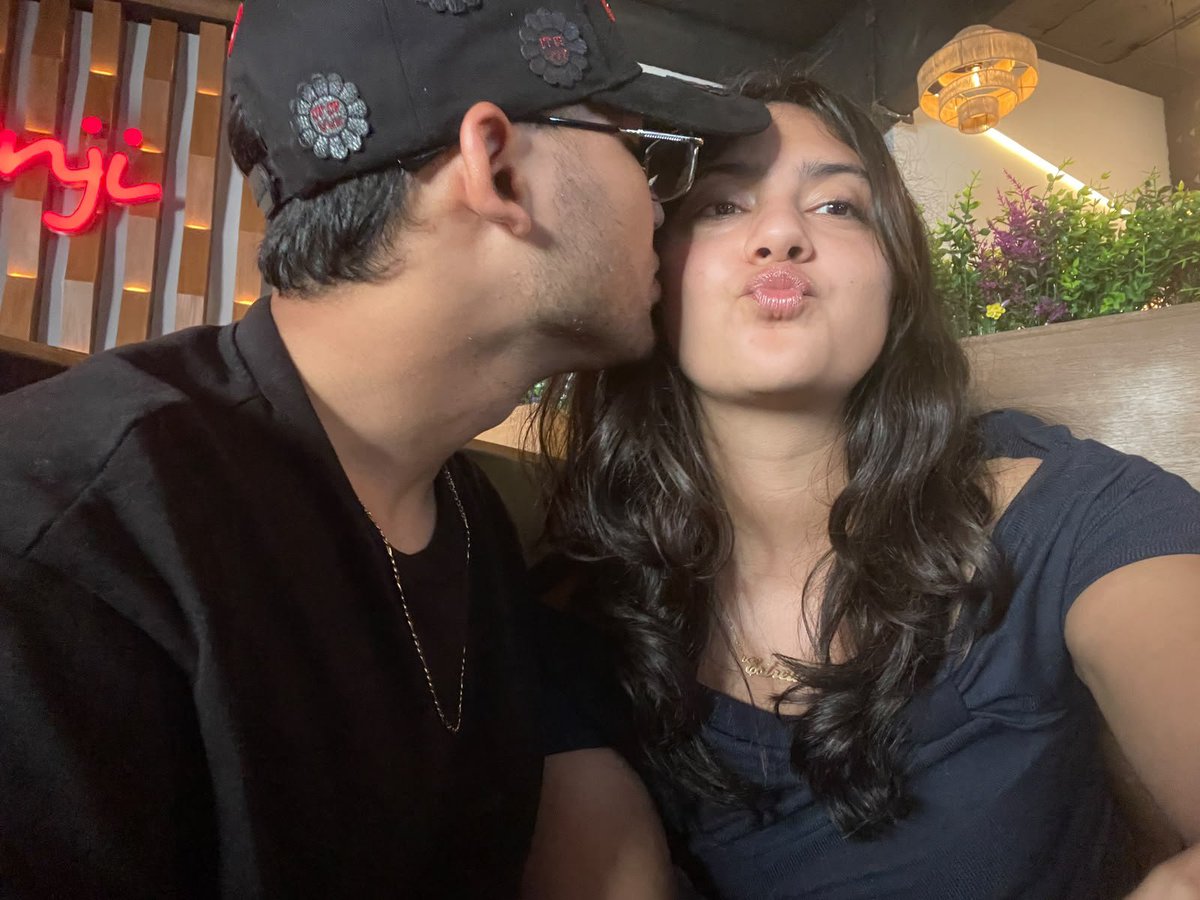 Estrell92419266's tweet photo. Yo lo amo mucho, me hace muy feliz y así ❤️‍🩹 https://t.co/R78xOkgG7x