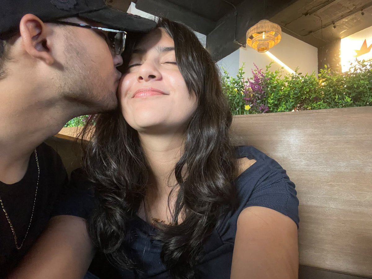 Estrell92419266's tweet photo. Yo lo amo mucho, me hace muy feliz y así ❤️‍🩹 https://t.co/R78xOkgG7x