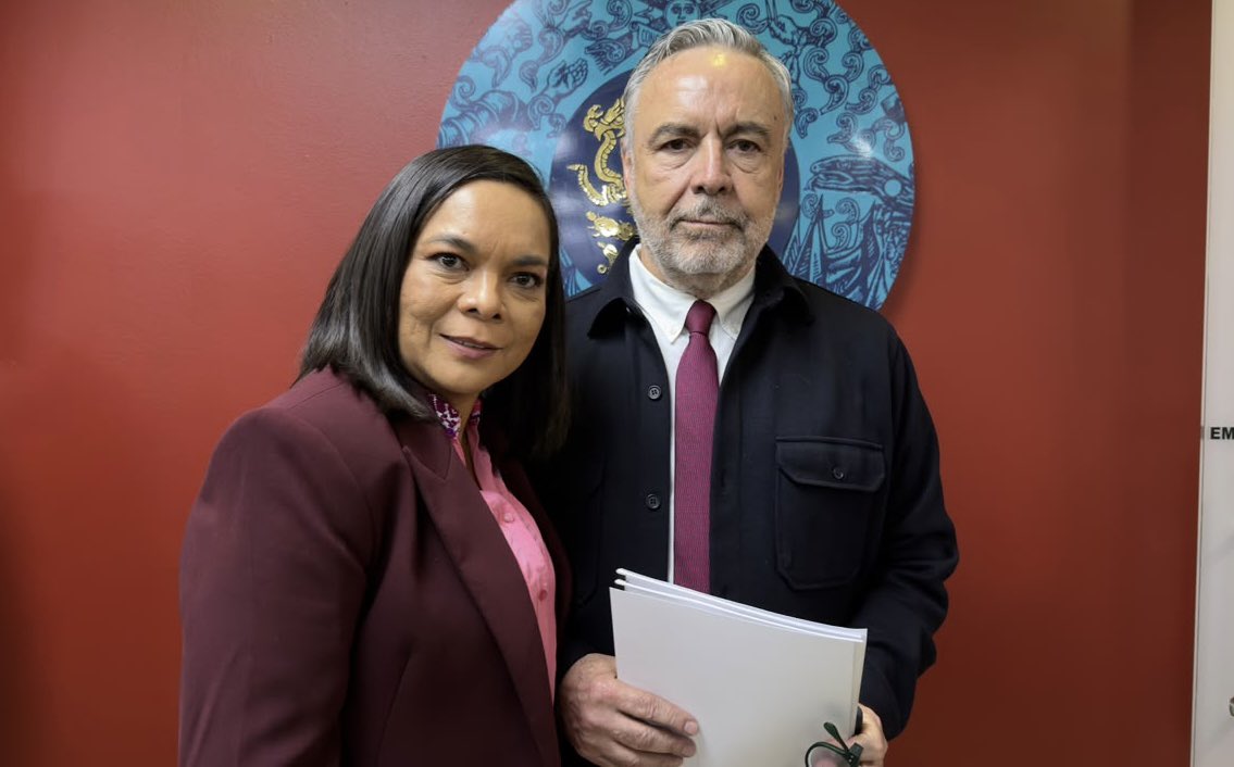 aramirezcuellar's tweet photo. Con nuestra Coordinadora de Guerrero, @Beatriz_Mojica. Todo el apoyos de los Diputados y Senadores para fortalecer la seguridad y la prosperidad de nuestro querido pueblo Guerrerense https://t.co/dDLmoNj6TA