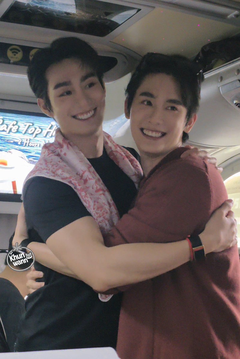 foxmochiloveFB's tweet photo. My gay parents ❤️ 

#ฟอสบุ๊ค #forcebook https://t.co/wftGn2A0Dk