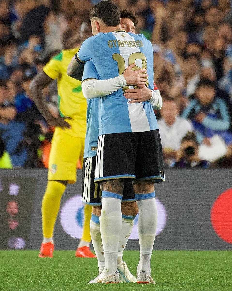 lascalonetarp's tweet photo. Selección Argentina de Fútbol Masculino 🇦🇷 
𝖫𝖺 𝖠𝗅𝖻𝗂𝖼𝖾𝗅𝖾𝗌𝗍𝖾 · 𝐋𝐚 𝐒𝐜𝐚𝐥𝐨𝐧𝐞𝐭𝐚 · 𝘁𝗿𝗶𝗰𝗮𝗺𝗽𝗲𝗼𝗻𝗮 𝗺𝘂𝗻𝗱𝗶𝗮𝗹 · entrenamientos, partidos, 𝘮𝘦𝘥𝘪𝘰𝘴 𝘺 contenido. https://t.co/zGEUypNsk6