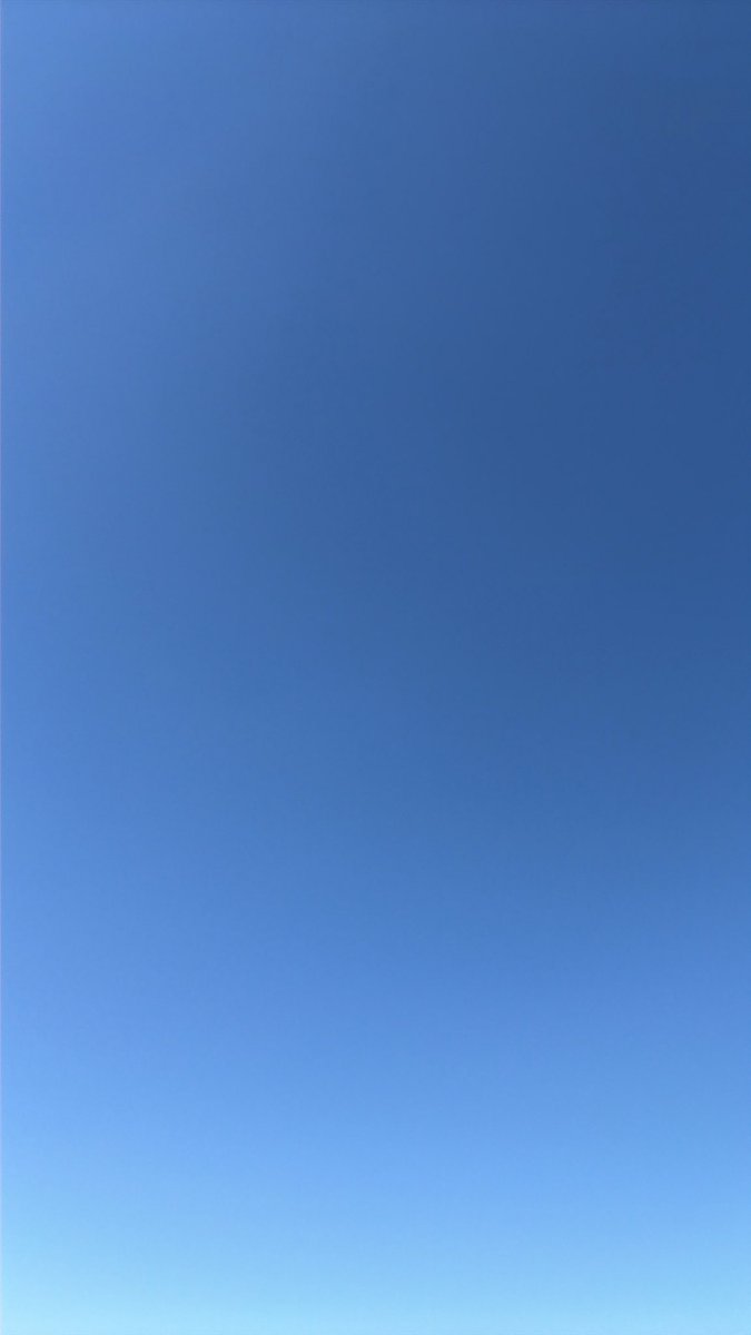 amikirider's tweet photo. こんな天気いいのに仕事なんかするわけないでしょ風強いし https://t.co/gTQ8dcICOH