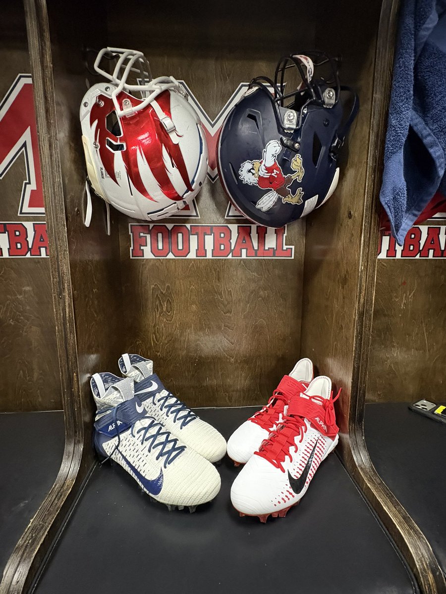 ColtMixon's tweet photo. Ready to rock these!  #bettertraction #redandnavy #nikeeliteschool https://t.co/gSGYm16BTr