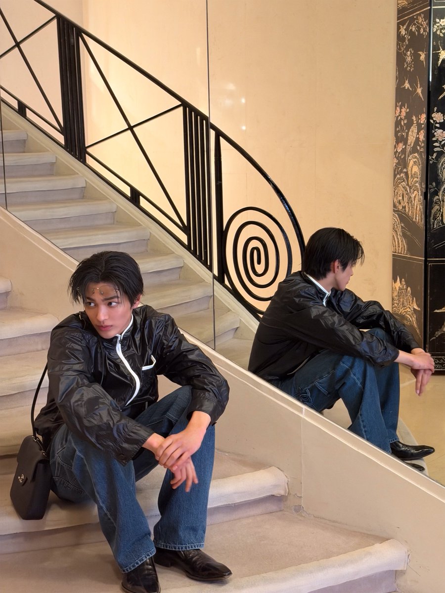zhaoyufancokr's tweet photo. [261007] #KEONHO #건호 Instagram Update

31 rue cambon, Paris https://t.co/evVBYLR3UJ